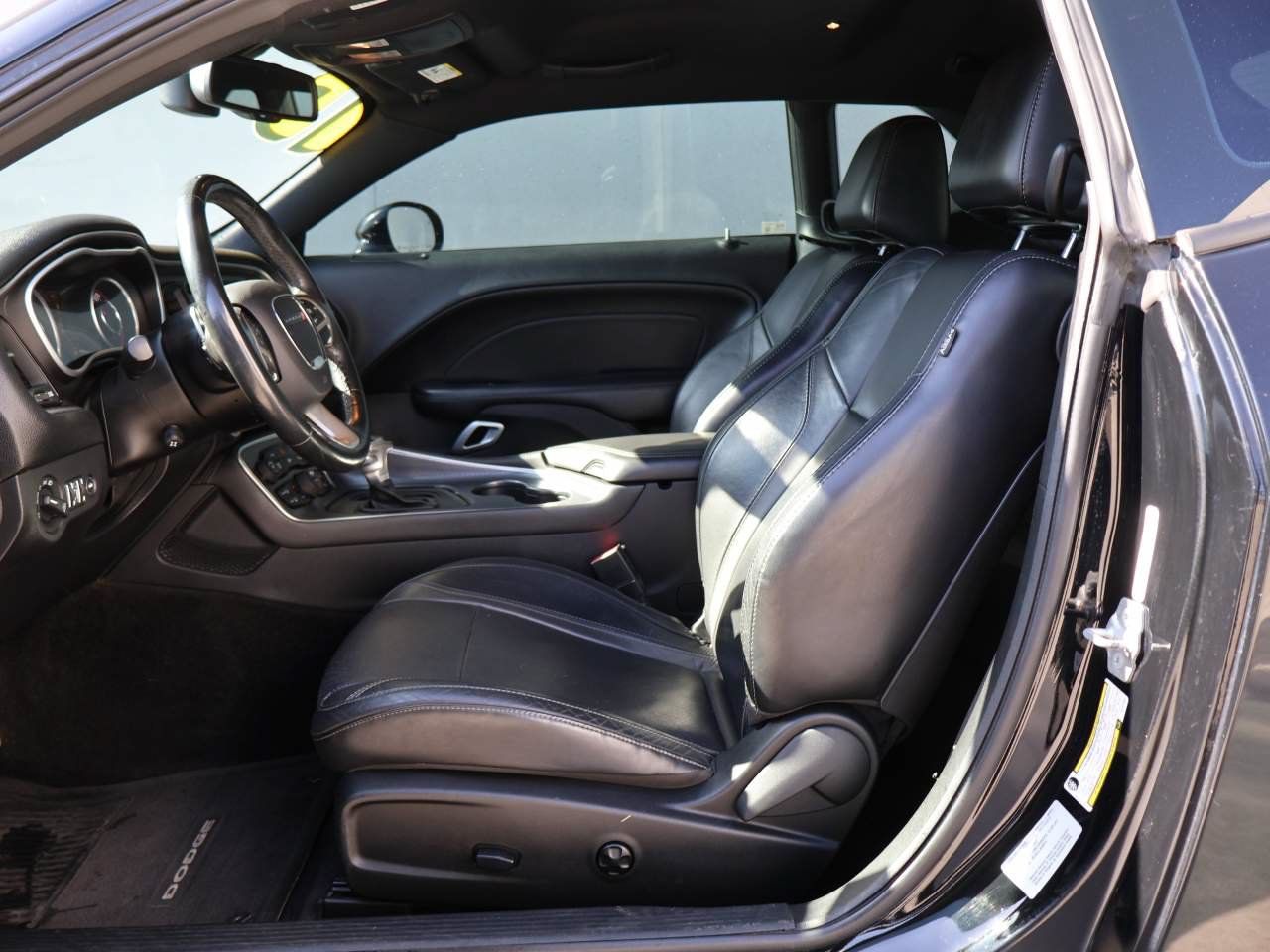 Used 2015 Dodge Challenger SXT Plus w/ Driver Convenience Group RWD image 8