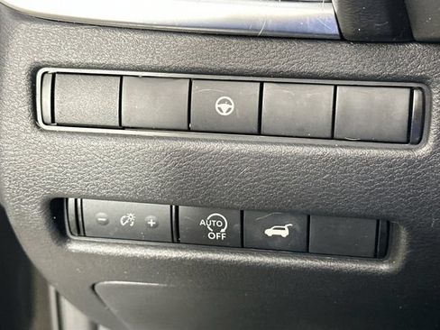 Used 2023 Nissan Rogue SL AWD/4WD image 22
