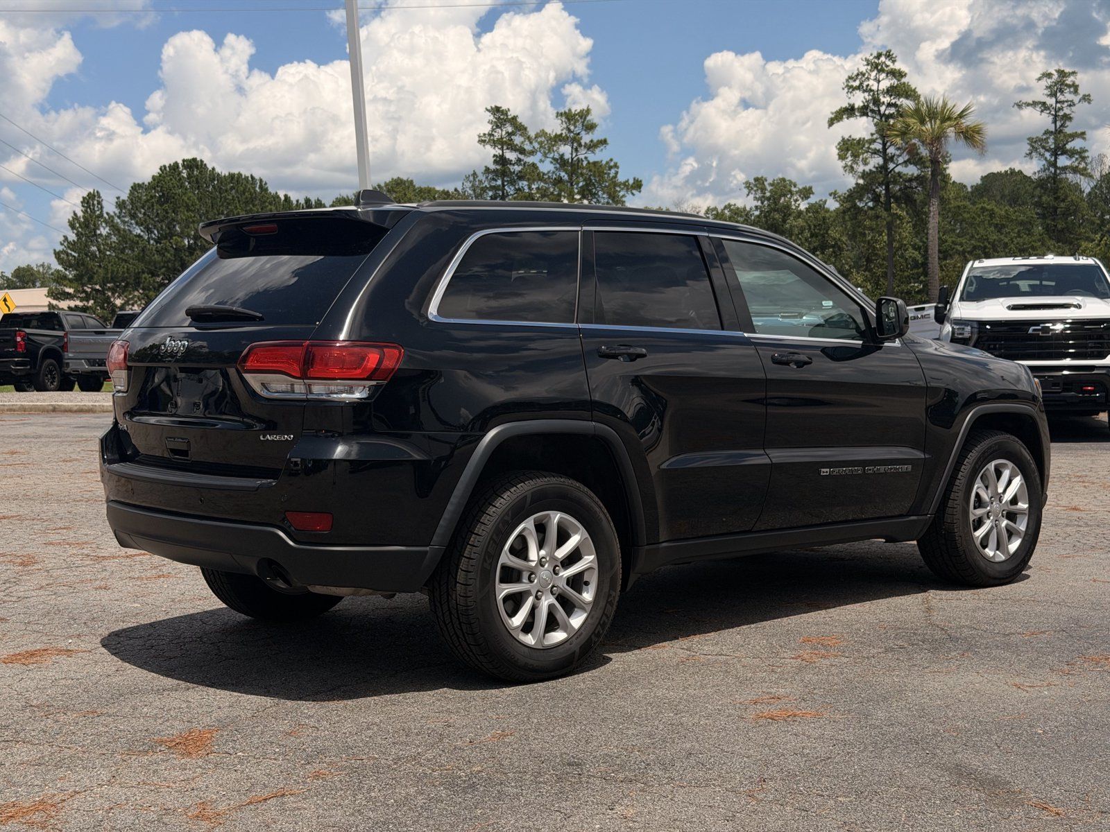 Used 2022 Jeep Grand Cherokee Laredo E AWD/4WD image 12