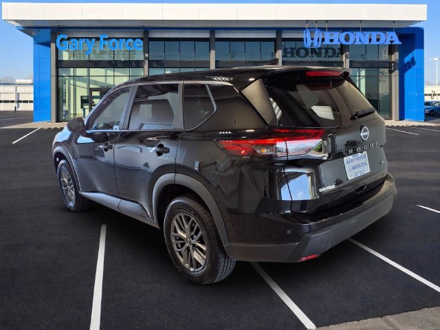 Used 2026 Nissan Rogue SV AWD/4WD image 3