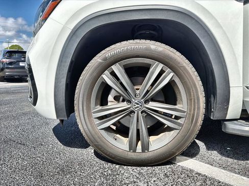 Used 2021 Volkswagen Atlas Cross Sport SE w/ Panoramic Sunroof Package image 30