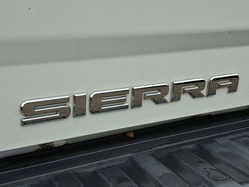 Used 2018 GMC Sierra 1500 SLT AWD/4WD image 10