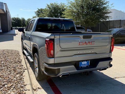 Used 2023 GMC Sierra 1500 Denali w/ Technology Package AWD/4WD image 3