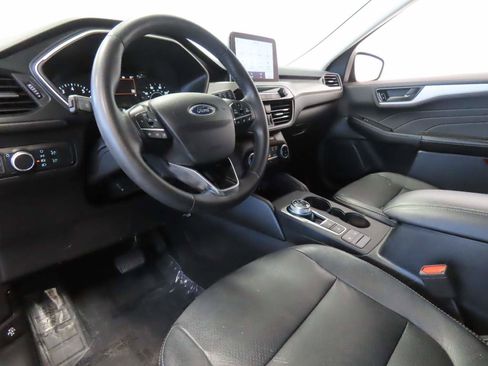 Used 2022 Ford Escape SE w/ Convenience Package FWD image 8