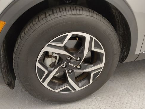 Used 2024 Kia Sportage LX FWD image 31