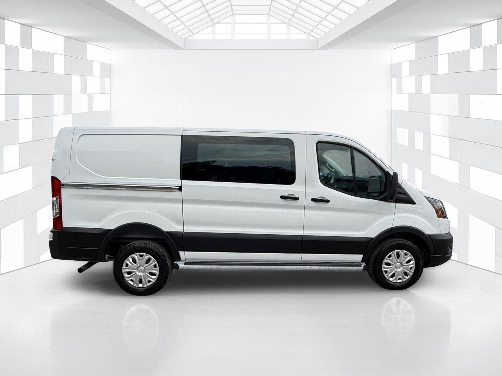 Used 2025 Ford Transit 250 Low Roof w/ Exterior Upgrade Package RWD image 8