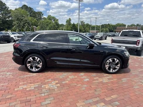Used 2021 Audi e-tron Premium w/ Towing Package AWD/4WD image 37