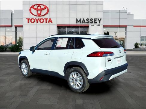 Used 2022 Toyota Corolla Cross LE image 5