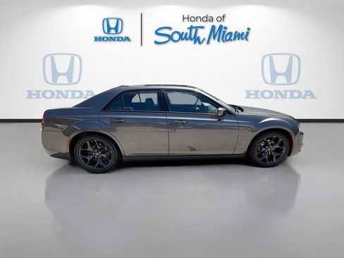 Used 2023 Chrysler 300 S RWD image 8