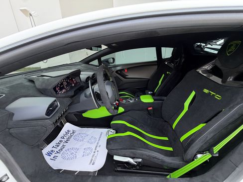 Used 2024 Lamborghini Huracan STO RWD image 30