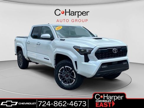Used 2025 Toyota Tacoma TRD Sport w/ TRD Sport Upgrade Package AWD/4WD image 1