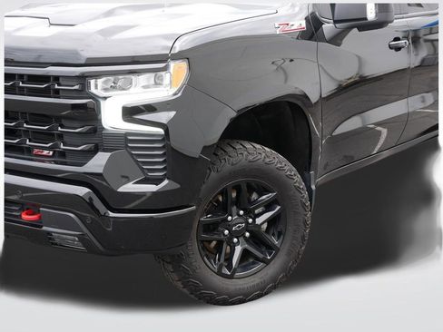 Used 2024 Chevrolet Silverado 1500 LT Trail Boss w/ LT Trail Boss Premium Package AWD/4WD image 30