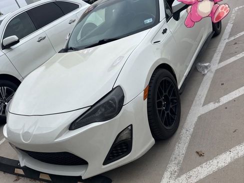 Used 2016 Scion FR-S image 1