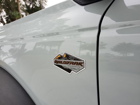 Used 2023 Ford Bronco Wildtrak image 25