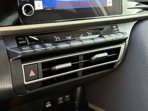 Used 2025 Toyota Camry LE w/ Convenience Package image 24