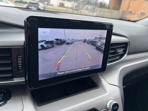 Certified 2024 Ford Explorer XLT w/ Equipment Group 202A image 13