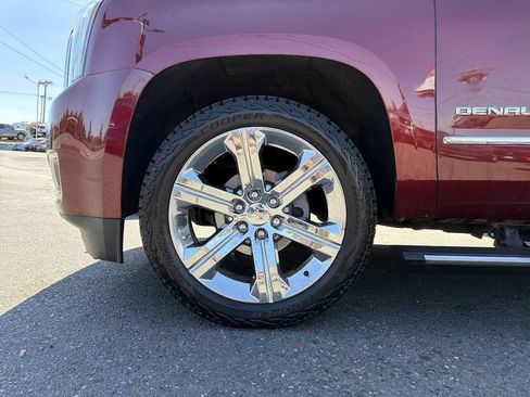 Used 2019 GMC Yukon XL Denali w/ Denali Ultimate Package AWD/4WD image 2