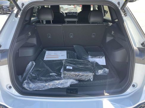 New 2026 Volkswagen Tiguan SE R-Line FWD image 8