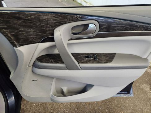 Used 2013 Buick Enclave Leather image 16