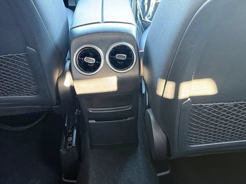 Used 2025 Mercedes-Benz GLA 250 image 9