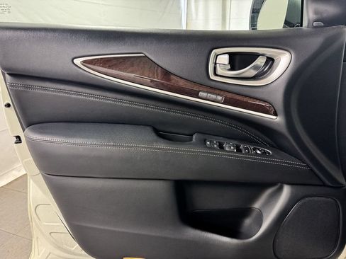 Used 2019 INFINITI QX60 Luxe w/ Sensory Package AWD/4WD image 17