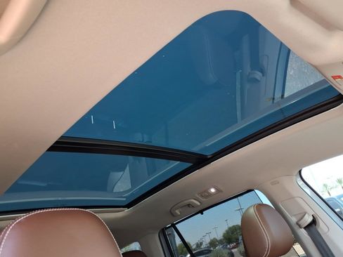 Certified 2022 Volkswagen Atlas SEL AWD/4WD image 10