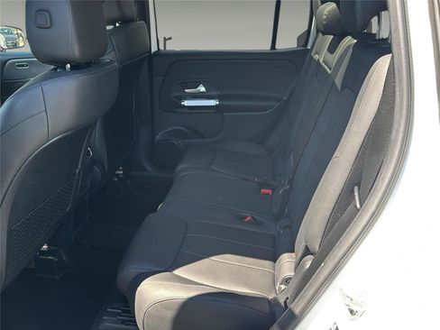 Used 2022 Mercedes-Benz GLB 250 4MATIC w/ Premium Package Lite image 24