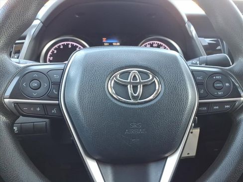 Used 2021 Toyota Camry LE image 21