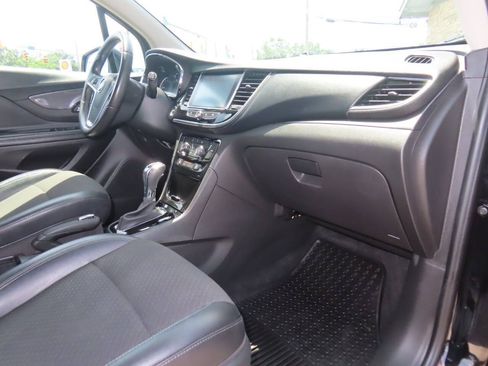 Used 2019 Buick Encore Preferred AWD/4WD image 17