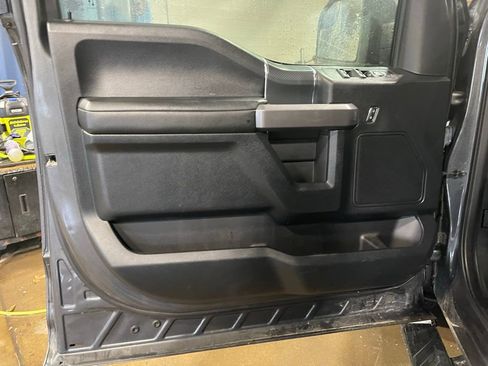 Used 2020 Ford F150 XLT w/ Equipment Group 302A Luxury image 15