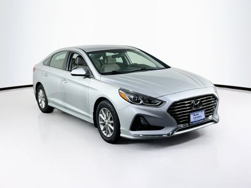 Used 2019 Hyundai Sonata SE w/ Cargo Package FWD image 3
