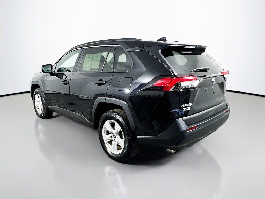 Used 2020 Toyota RAV4 XLE w/ Convenience Package AWD/4WD image 6