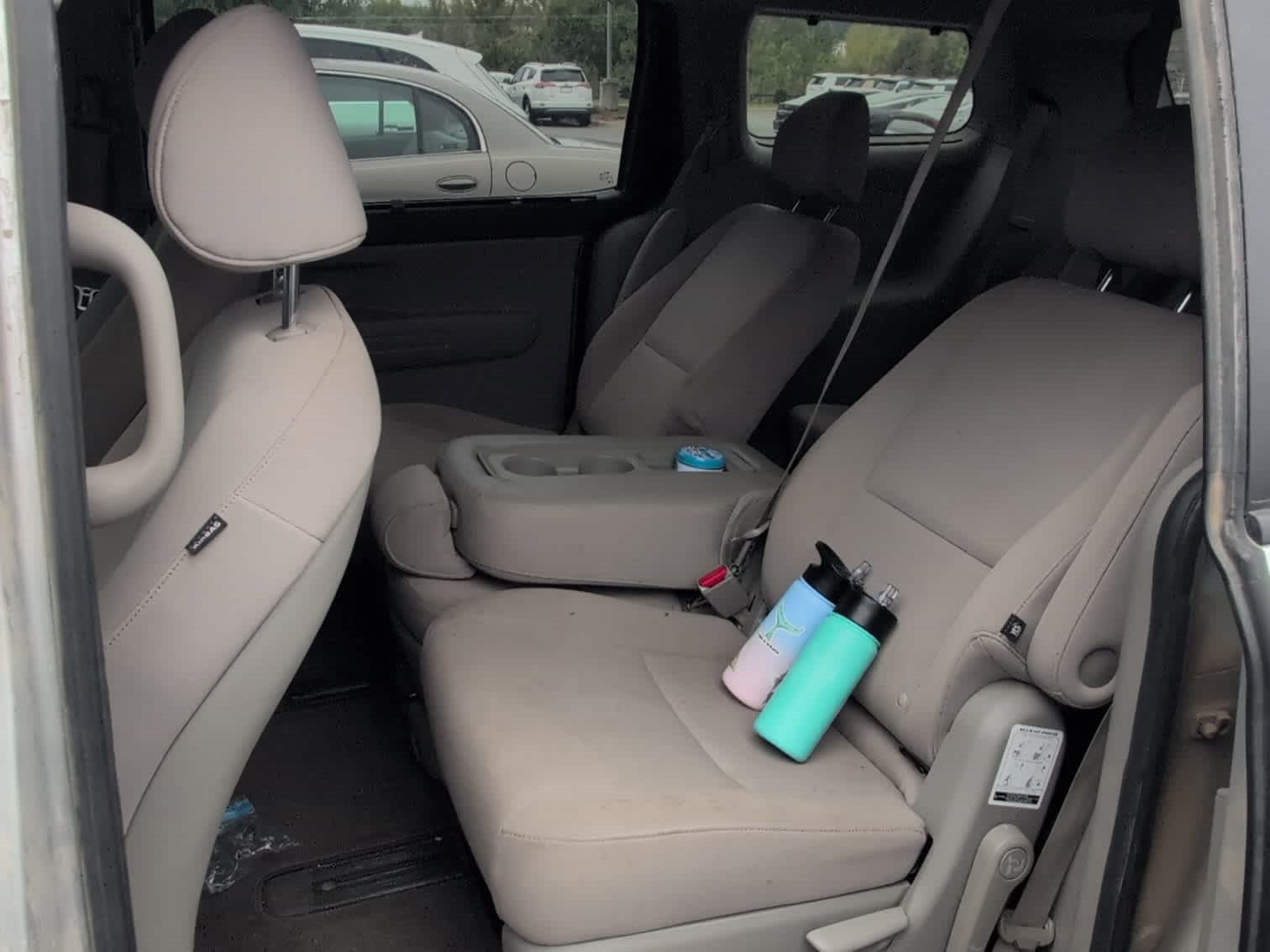 Used 2015 Kia Sedona LX w/ LX Convenience Package FWD image 8