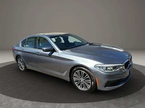 Used 2018 BMW 530i xDrive w/ Premium Package AWD/4WD image 3