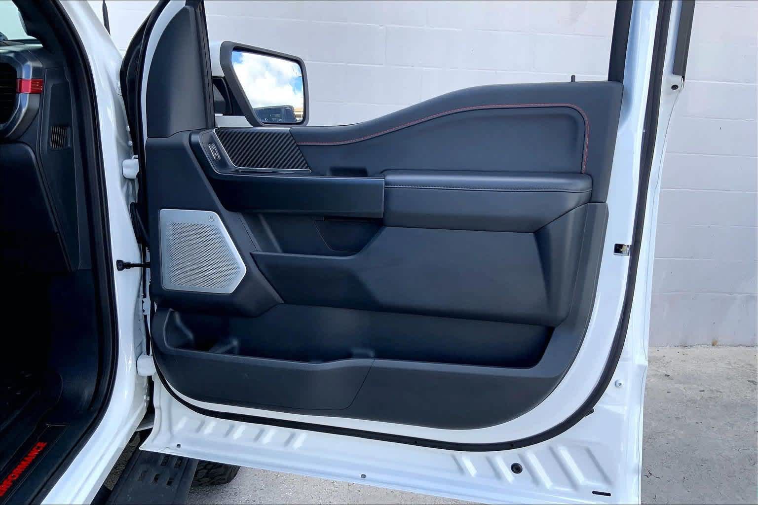 Used 2025 Ford F150 Raptor AWD/4WD image 28