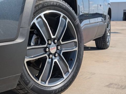 Used 2020 GMC Acadia SLT w/ Premium Package FWD image 2