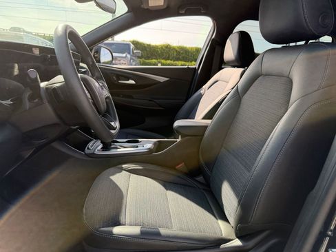 Used 2025 Buick Envista Preferred image 24