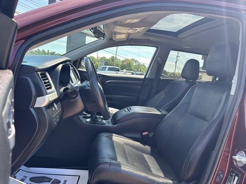 Used 2016 Toyota Highlander Limited FWD image 13