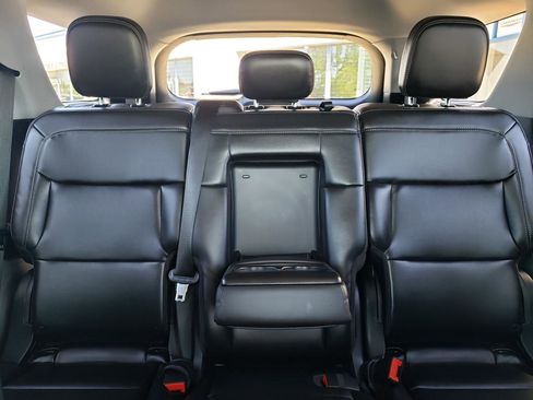 Used 2023 Ford Explorer XLT w/ Equipment Group 202A AWD/4WD image 14