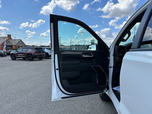 Used 2025 Chevrolet Silverado 1500 LT image 12