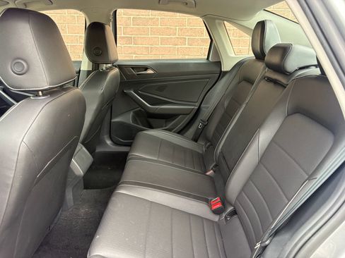 Used 2024 Volkswagen Jetta SE FWD image 16