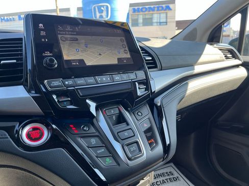 Certified 2021 Honda Odyssey Touring image 4