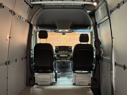 Used 2025 Mercedes-Benz Sprinter 3500 image 29