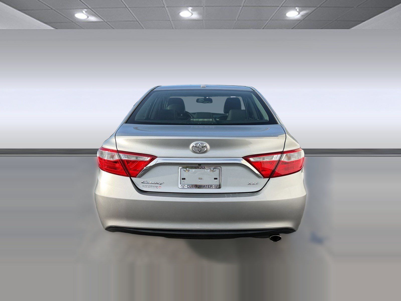 Used 2017 Toyota Camry XLE w/ Moonroof Package FWD image 10
