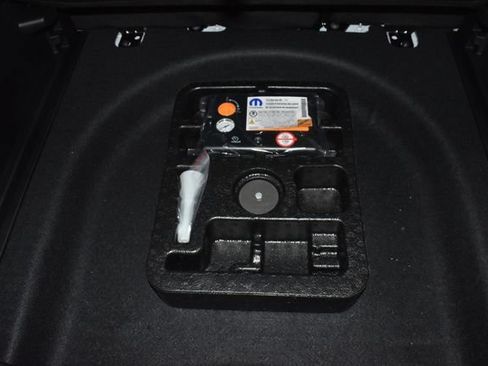 New 2026 Jeep Compass Latitude w/ Sun and Sound Group AWD/4WD image 31