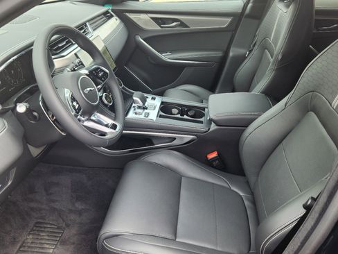 New 2025 Jaguar F-PACE R-Dynamic S image 16
