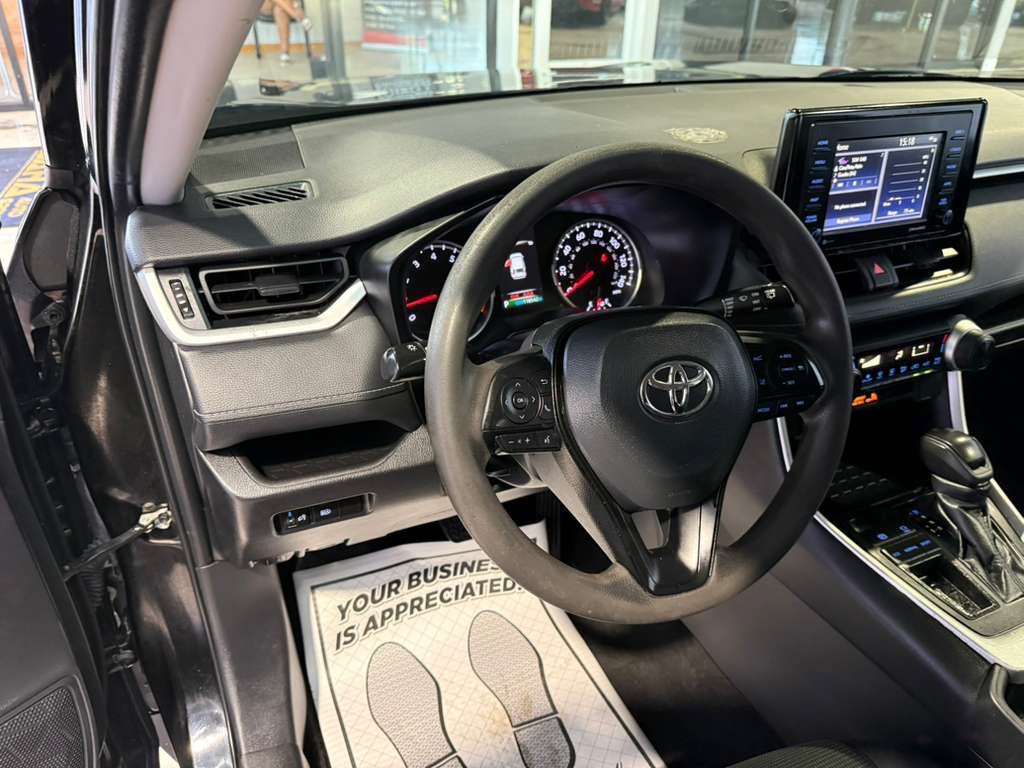 Used 2022 Toyota RAV4 LE FWD image 29