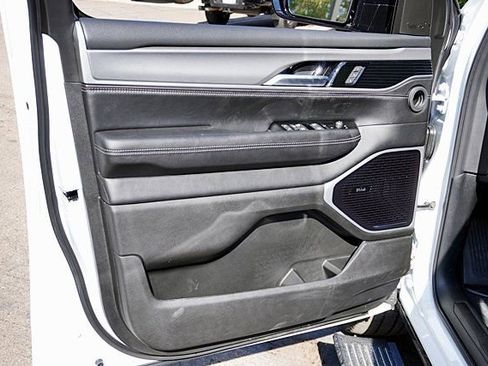 New 2026 Jeep Grand Wagoneer L Limited w/ Premium Group II image 29