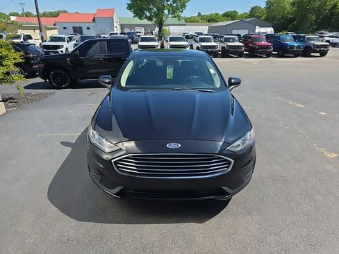 Used 2020 Ford Fusion SE FWD image 3