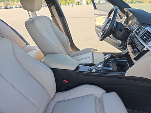 Used 2016 BMW 340i Sedan RWD image 10